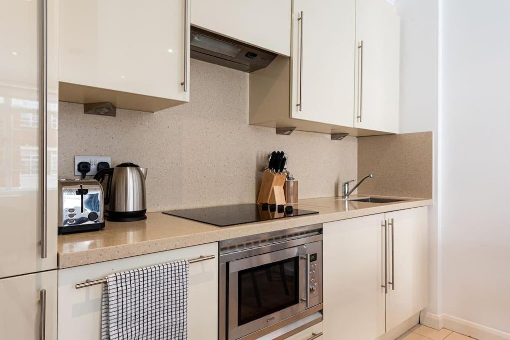 Chic Apartment - Fabulous Central Location In Zone 1 Londen Buitenkant foto